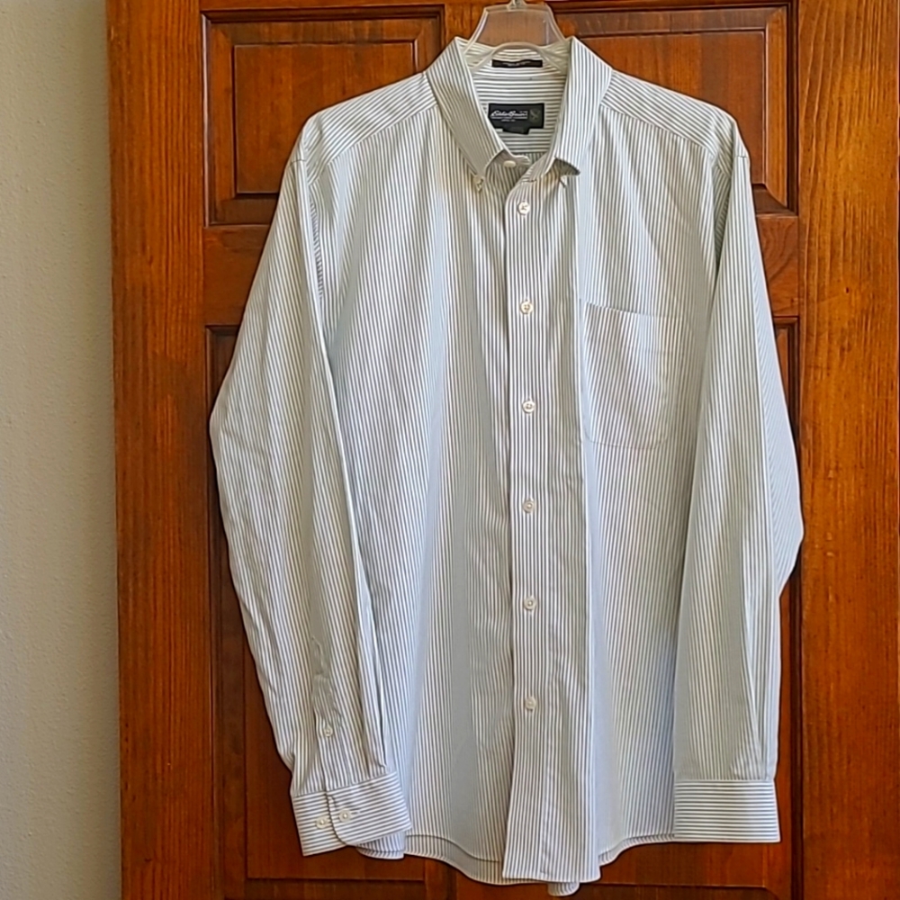 Eddie Bauer Mens long sleeve button-down shirt Size Large